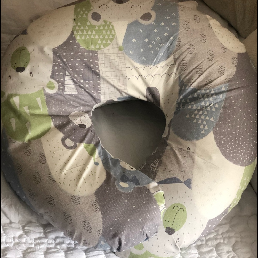 Baby nursing pillow